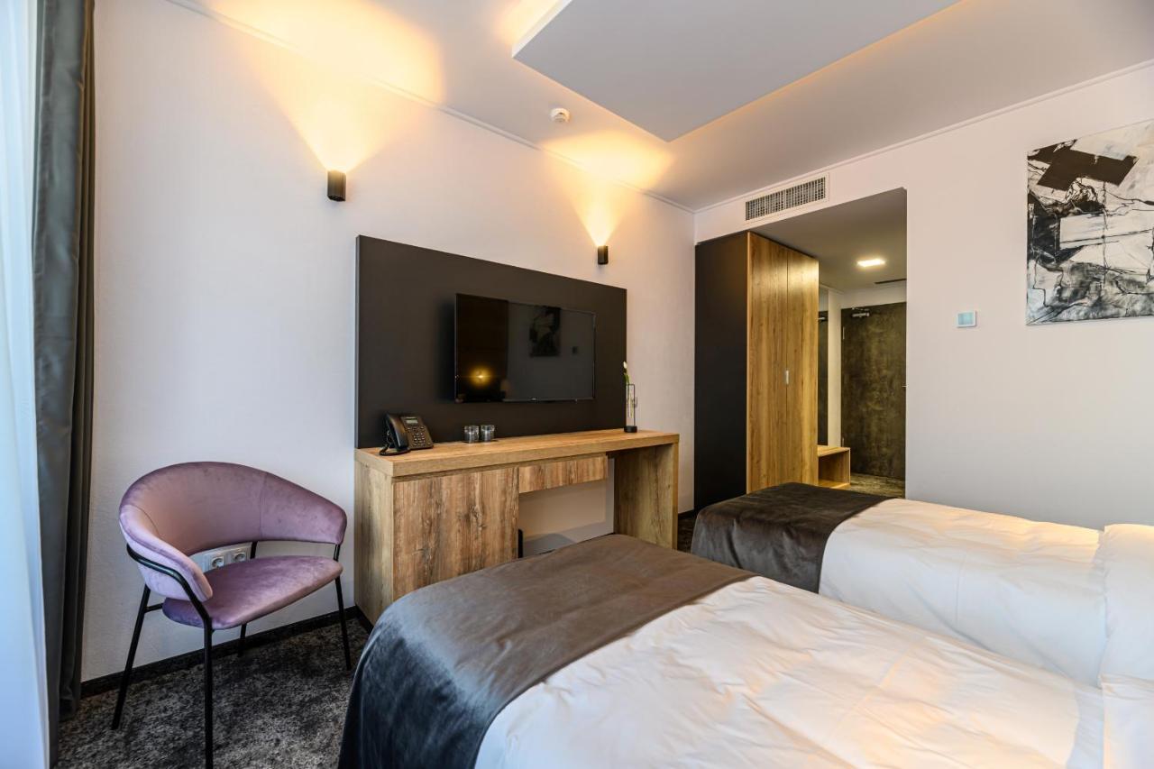 B The Hotel Sfântu-Gheorghe Zewnętrze zdjęcie